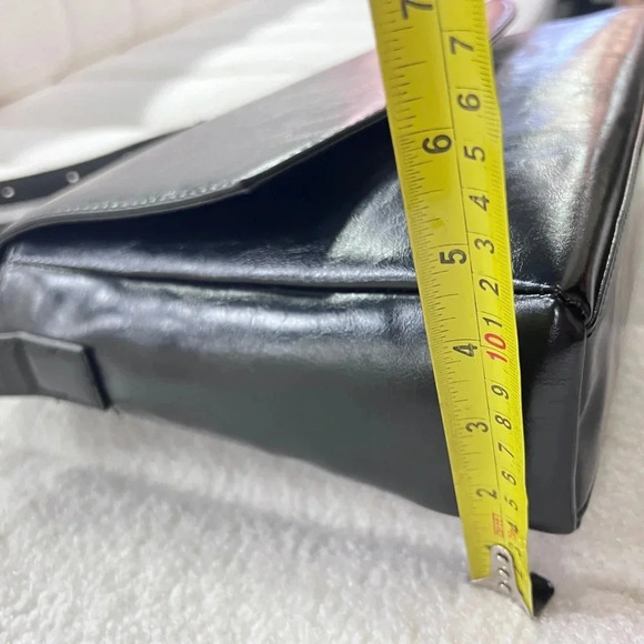 Vintage-Inspired Black Leather Shoulder  Bag - Picture 8 of 14